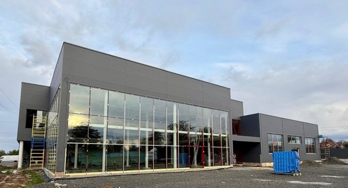 Здамо в оренду просторе комерційне приміщення 3220 м2 у Струмівці - фото 1