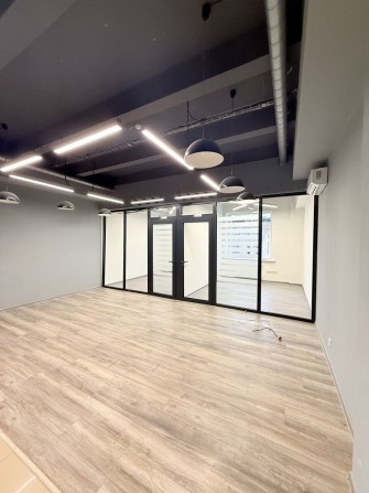 Оренда офісного блоку з 3 кабінетів в сучасному бізнес-центрі - фото 1