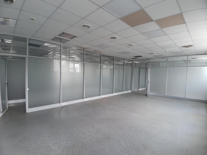 Аренда помещений: офис 69 м2 до метро 3 минуты - фото 1