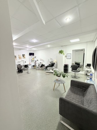 Здам офіс з підводом води на 1 поверсі в 2 хвилинах від метро - фото 1