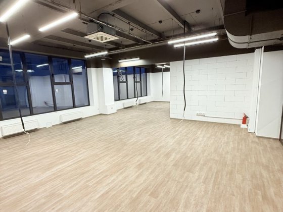 Оренда сучасного офісу з новим ремонтом біля метро Харків