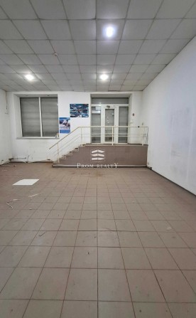 Склад-магазин по фасаду вул.Шевченка - фото 1