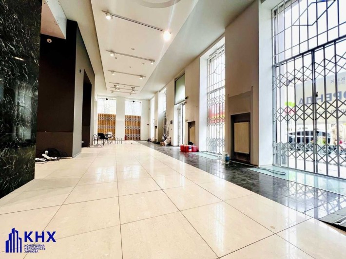 Оренда фасадного магазину у центрі міста, вул. Сковороди - фото 1