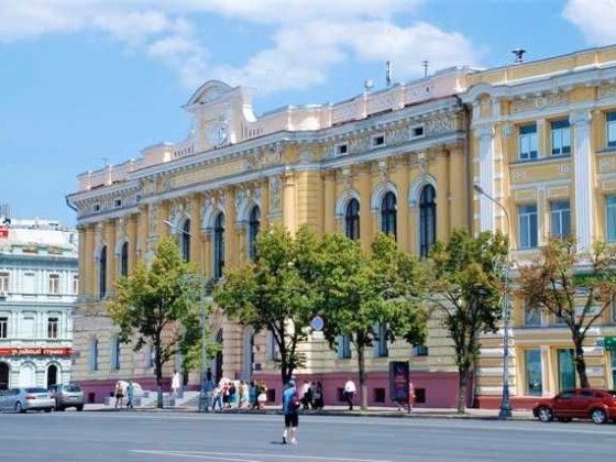 Офіс поруч з м. Майдан Конституції.  Вхід з Майдану Конституції. Харків