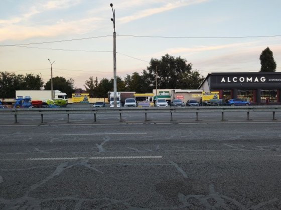 Сдам площадку на красной линии. Слобожанське