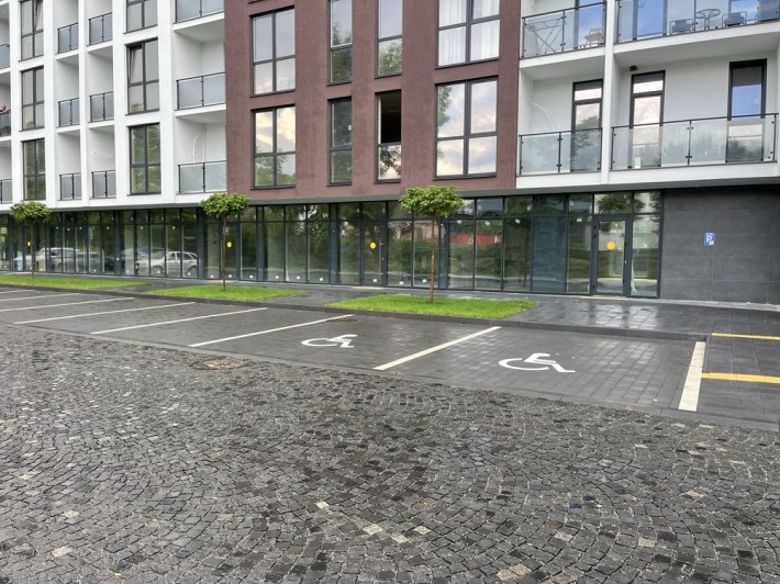 Здається комерційне приміщення 100 або 200кв.м - фото 1