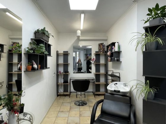 Оренда студіі , салон, робоче місце перукаря, манікюр. Каскад Волчинец