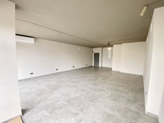 Оренда комерційного приміщення. Жк Краківський. Ремонт. Фасадний вхід Вовчинець