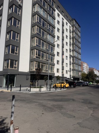 Здається в оренду комерційне приміщенея в новобудові по вул.Миру, 100а - фото 1