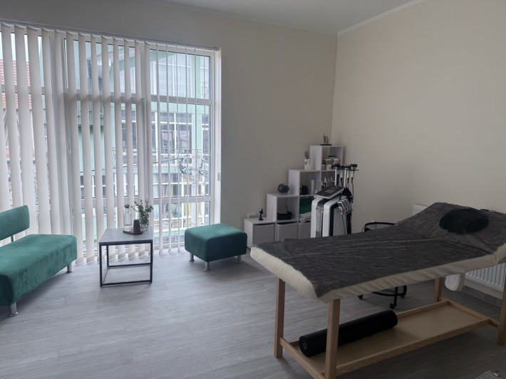 Суборенда комерційного приміщення в центрі Надвірної - фото 1