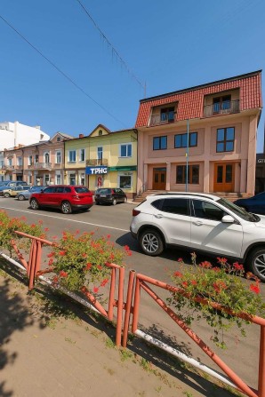 Оренда торгових приміщень в самомому центрі Надвірної!!! Чорновола 9а - фото 1