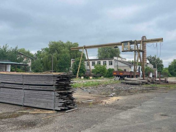 Оренда підприємство в Тисминиці на 885 м2 складів і 62 сот площі Тысменица