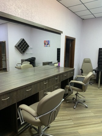 ОРЕНДА Салон краси Ремонт/меблі 50м Світло при блекауті - фото 1