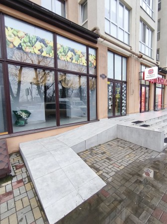 15$ за кв.м. 121кв.м. 1815$ ФАСАД! Соборная! Без комиссии. - фото 1