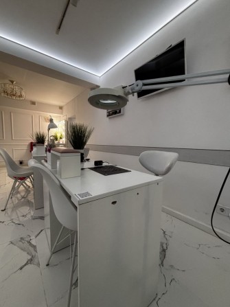 Оренда робочих місць в діючому салоні,Софіївська Борщагівка - фото 1