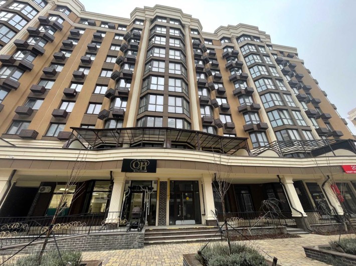 Оренда фасадного приміщення в ЖК Софія Резіденс. вул. Радісна, 6 - фото 1