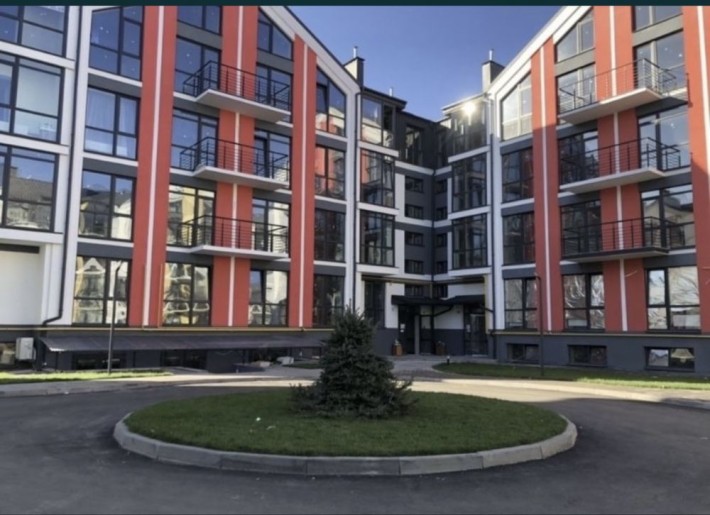 Комерція Святопетрівське, ЖК Петрівське містечко - фото 1