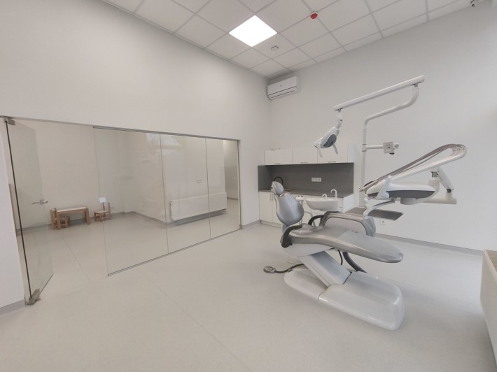 Видеообзор! Аренда!  готовая Стоматология ! 220кв.м. Без комиссии. - фото 1