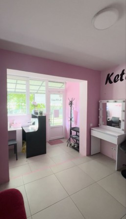 Місце бровиста/візажиста /плетіння косичок - фото 1