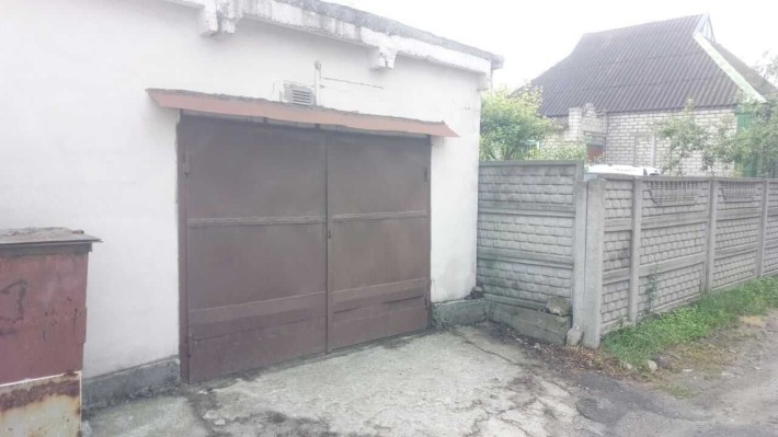 Сдам капитальный гараж с возможностью зарядки авто, верх ул.Рабочая. - фото 1