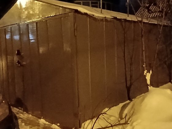 Сдам гараж металевий.