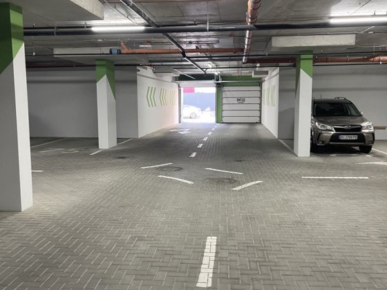 Паркомісце Грінвіль, паркінг біля Спартака Львів