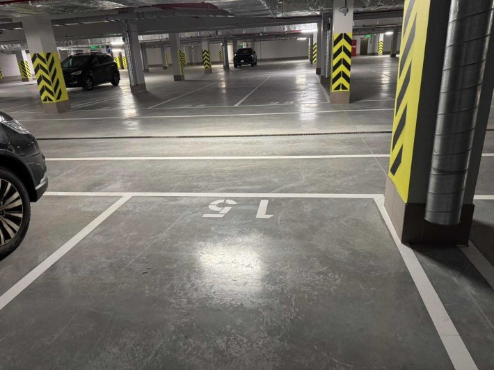 Сдам паркомісце ЖК Чотири сезони - фото 1