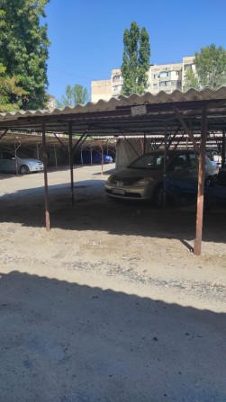 Срочно!!! Сдам в аренду место на крытой стоянке пос.Котовского - фото 1