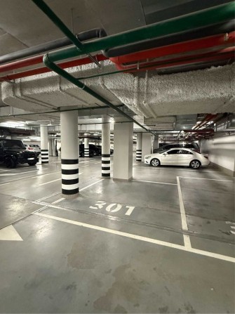 Оренда/Продаж паркомісце!Центр!ЖК Елегант, вул.Жилянська 118 - фото 1