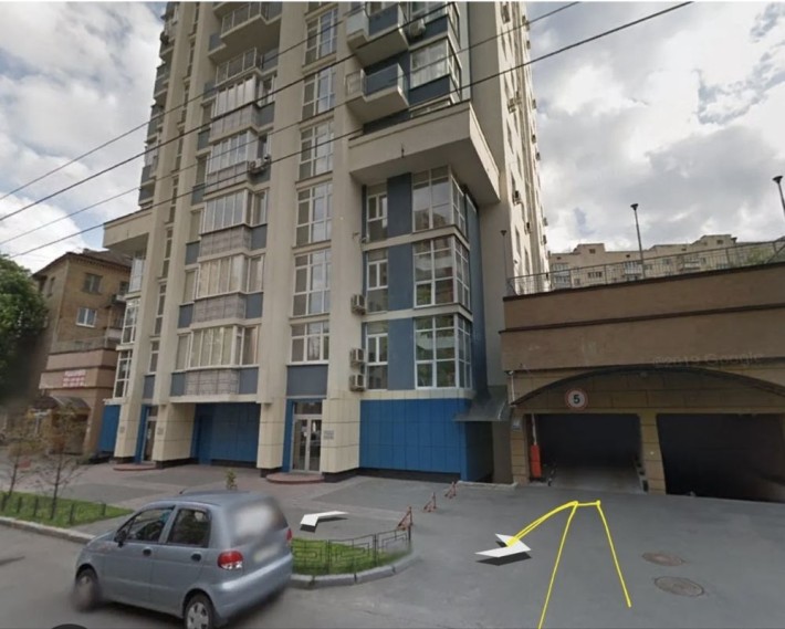 Оренда паркомісця у верхньому паркінгу Білоруська 3 - фото 1