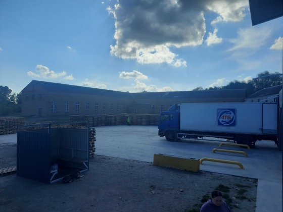 -Під виробництво чи склад Сквира