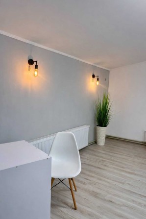 Здам в суборенду приміщення деталі за телефоном - фото 1