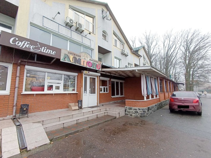 Сдам фасадное помещение пгт. Немешаево ул. Пушкина Hotelʹ "Sotnik" - фото 1