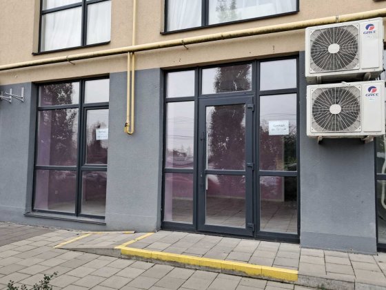 Фасадне приміщення 53м2 ЖК "Емоція" Хотів
