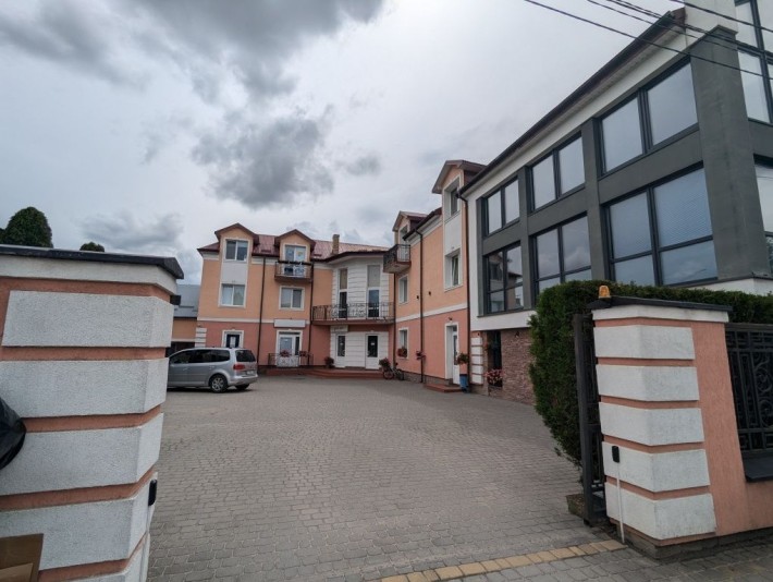 Довгострокова оренда офісних приміщень (67.2 м.кв)  у м.Жовква - фото 1