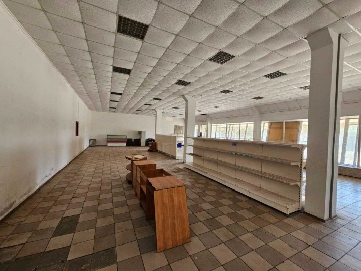 Доманівка магазин 430 кв.м. центр на головній площі - фото 1