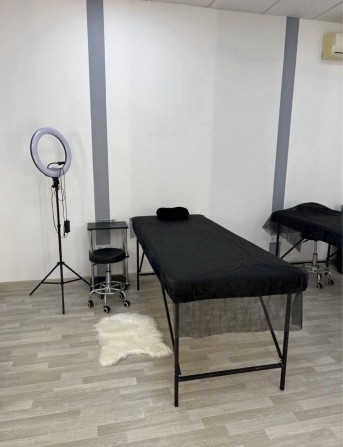 Аренда кушетки  для лешмейкера, перманента Радужный - фото 1