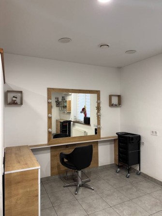 Сдаётся в аренду рабочее место парикмахера - фото 1