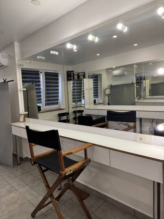 Аренда места визажиста/бровиста с зеркалом и подсветкой (ЖК «Кадорр») - фото 1