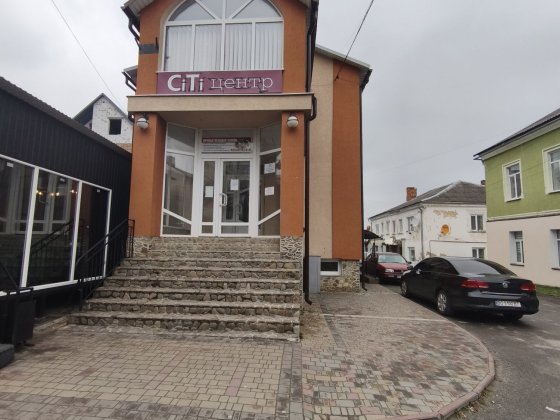 Оренда офісних приміщень Зборов