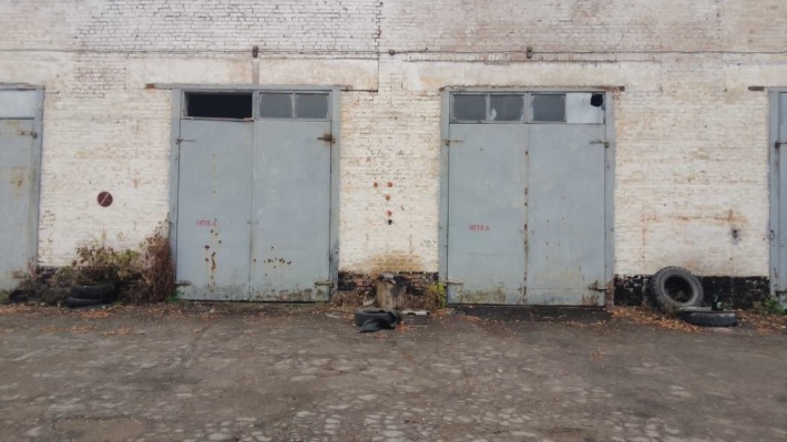 Оренда частини мехмайстерні (приміщення №17) площею 212.4 кв.м - фото 1