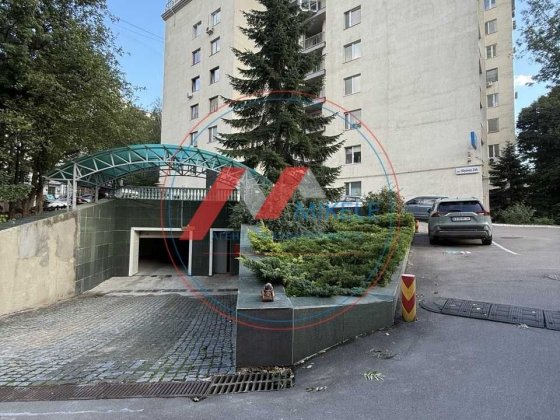 Оренда паркомісця в підземному паркінгу Франка,24а Киев