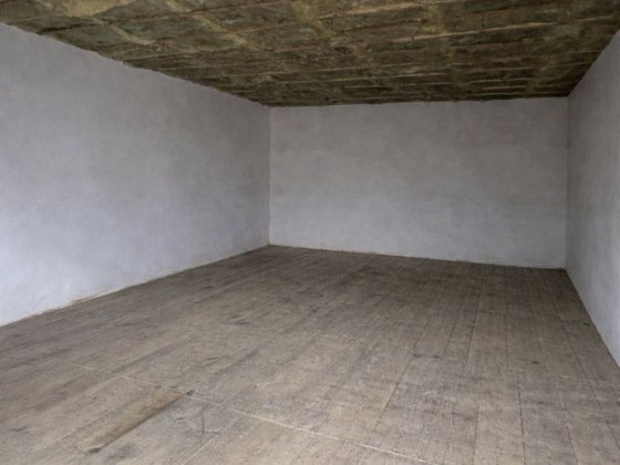 Продаж гаража Бердичів елінг для буса , кімната на чердаку ,утепленний Бердичев