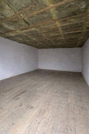 Продаж гаража Бердичів елінг для буса , кімната на чердаку ,утепленний - фото 1