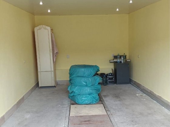 Продам капитальный гараж в центе.El.