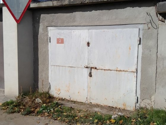 Продам капітальний гараж. Кам'янець-Подільський