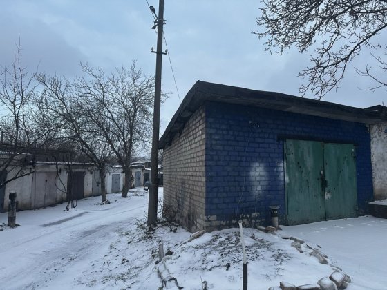 Гараж на космонавтов СРОЧНО!