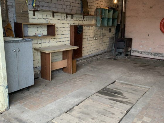 Продам  капитальный гараж  на Космонавтів, кооператив Восток.Власник