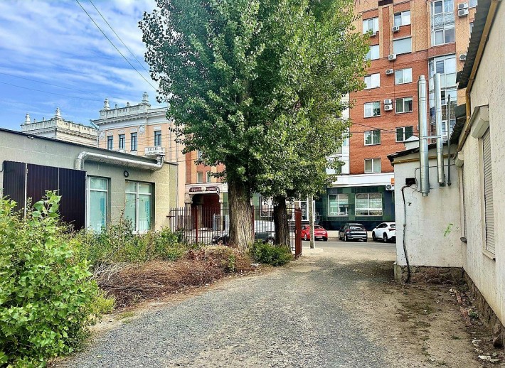 Цегляний гараж в центрі міста Полтава - фото 1