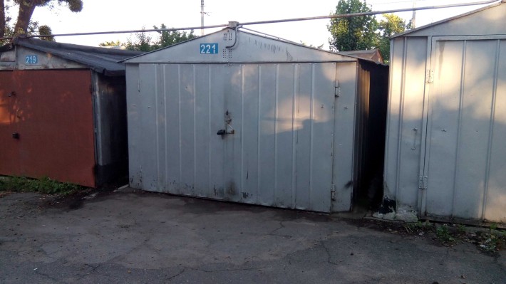 Металевий гараж в а/к "ТОПОЛЬ" - фото 1